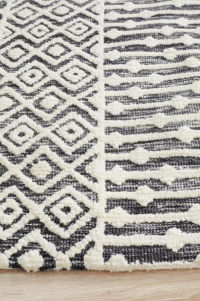 Levi Emma Ivory Black Rug - MODERN