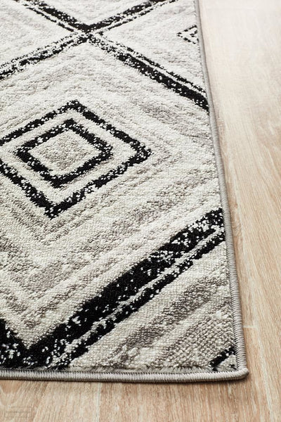Sabrina Geo Diamonds Rug Grey Black - Modern