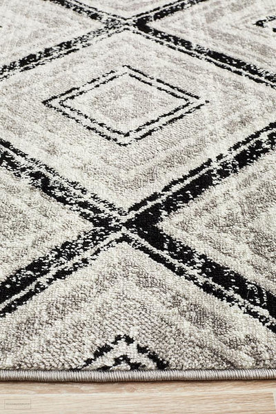 Sabrina Geo Diamonds Rug Grey Black - Modern