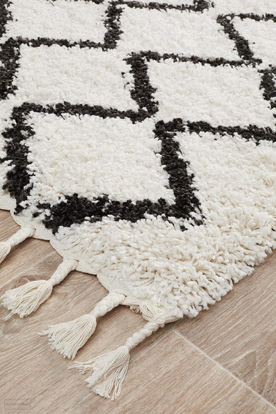 Saffron 11 White Runner Rug - MODERN