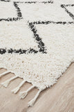 Saffron 11 White Rug - MODERN