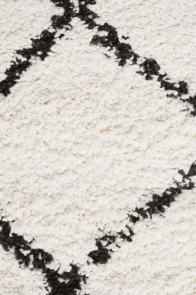 Saffron 22 White Runner Rug - MODERN