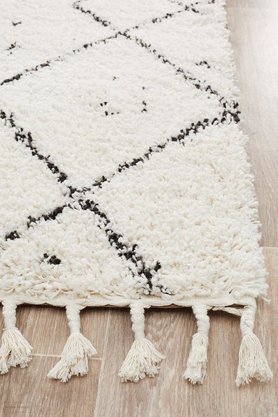 Saffron 44 White Runner Rug - MODERN