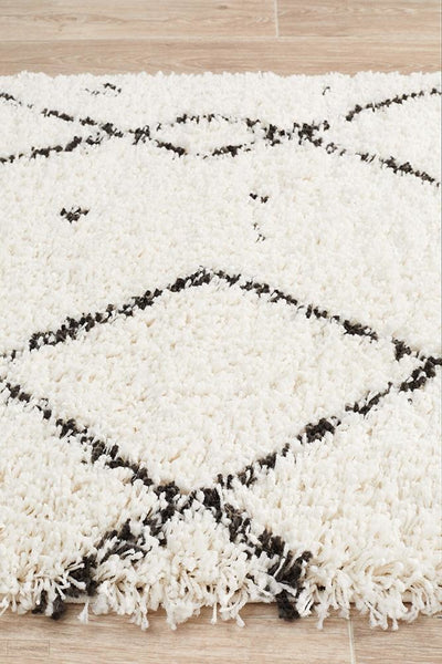 Saffron 44 White Runner Rug - MODERN