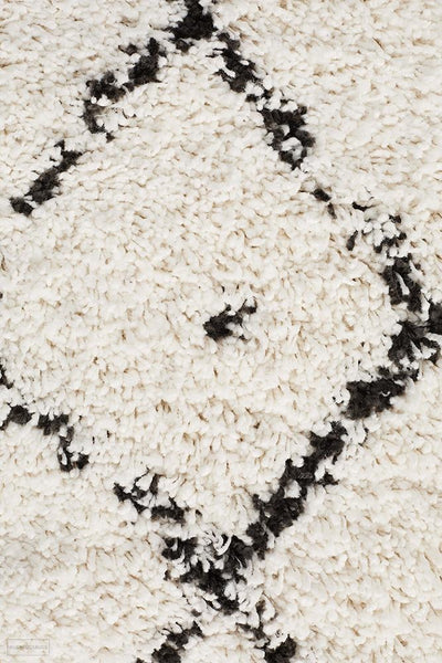 Saffron 44 White Runner Rug - MODERN