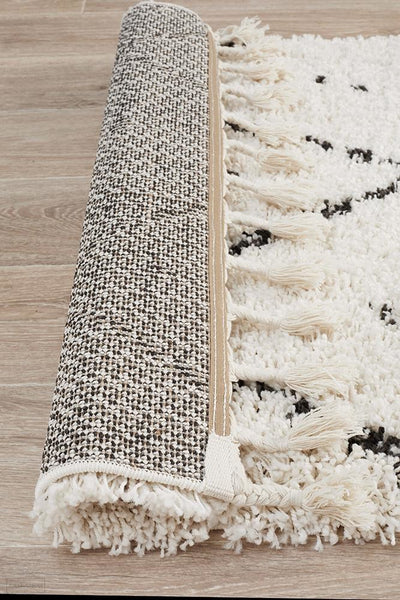 Saffron 44 White Runner Rug - MODERN