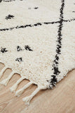 Saffron 44 White Rug - MODERN