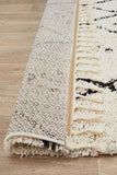 Saffron 44 White Rug - MODERN