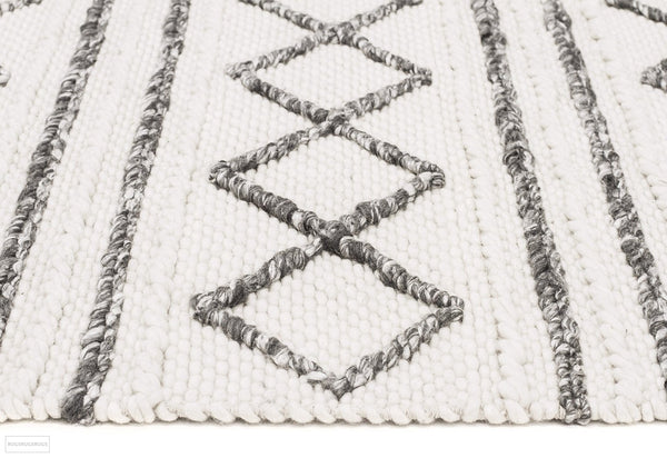 Studio Milly Textured Woollen Rug White Grey