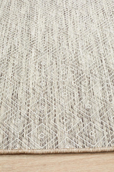 Terrace Clara Diamond Rug Natural - MODERN