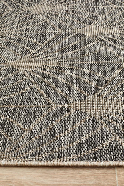 Terrace Fern Trellis Rug Black - MODERN
