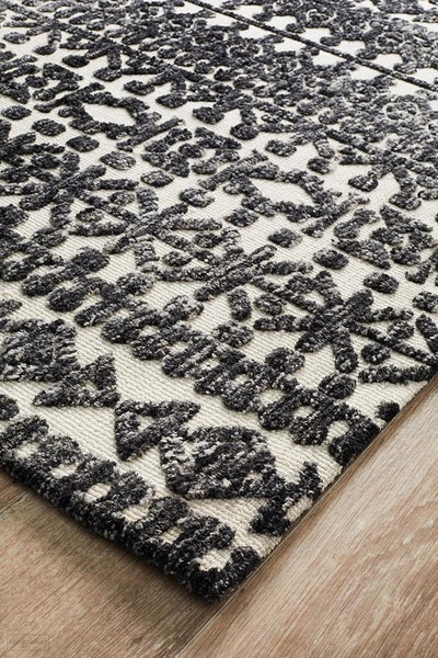 Levi Yasmin Ivory Black Rug - MODERN